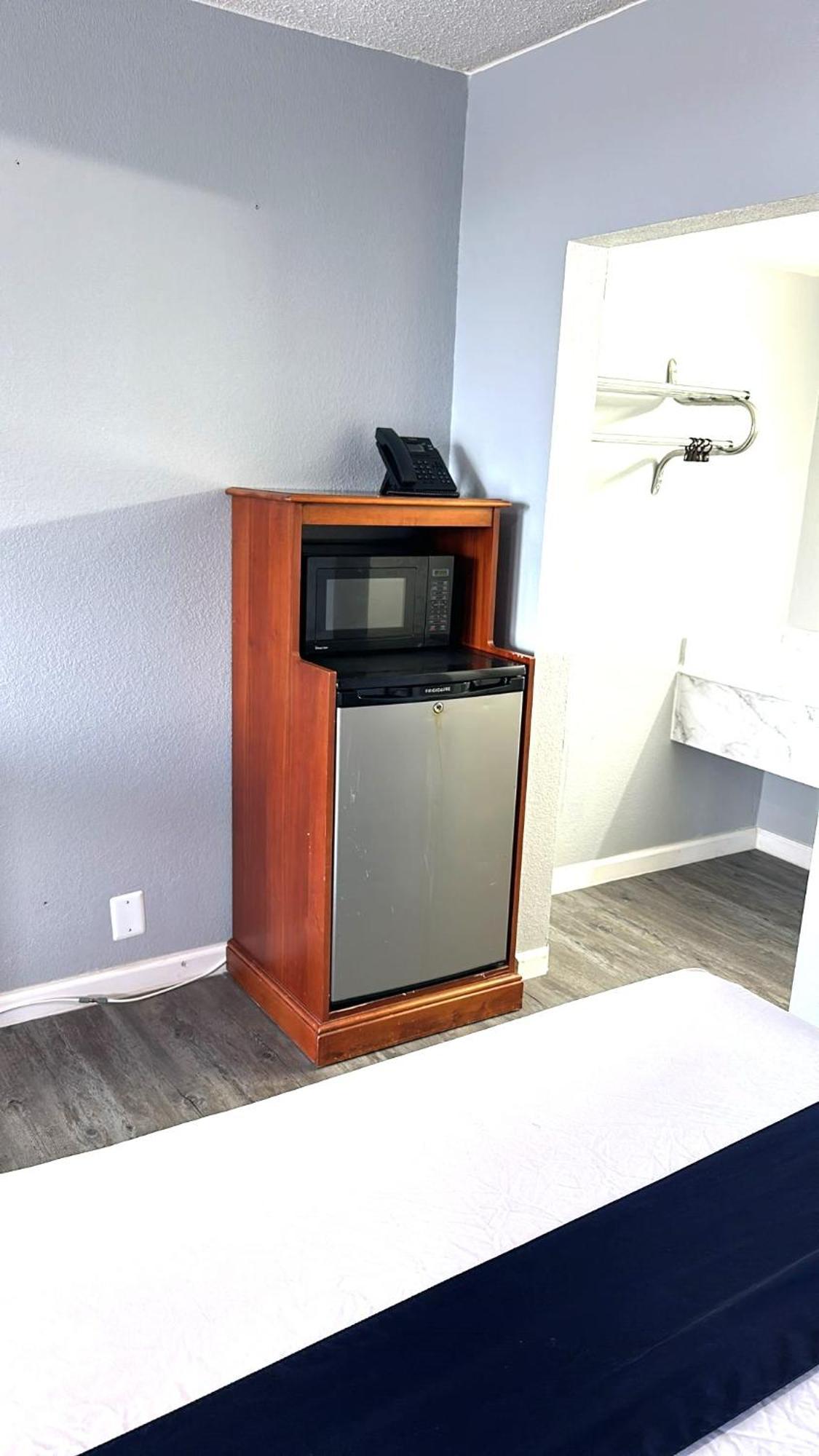 Americas Value Motel